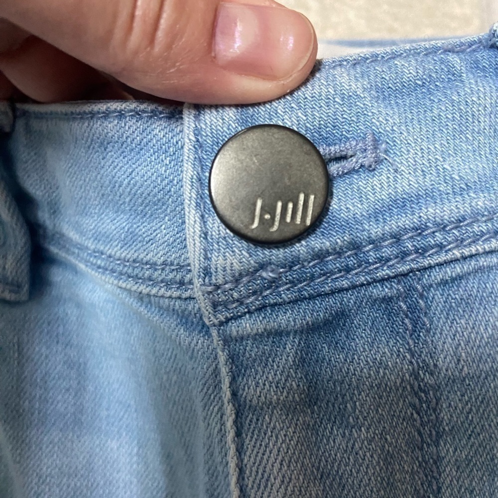 J. Jill Light Blue Wash Cuffed Authentic Fit Cropped Jeans - Picture 4 of 11